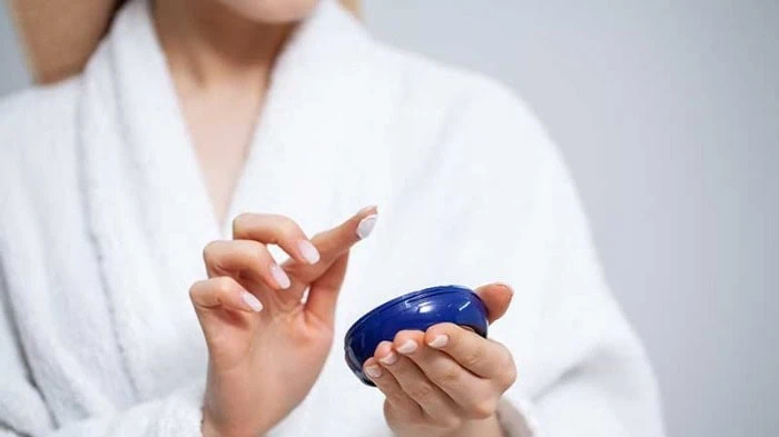 کرم‌های آبرسان باعث شادابی و طراوت پوست می‌شوند