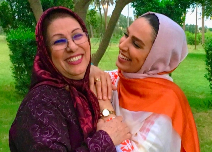 عکس سوگل طهماسبی و مادرش سوگل طهماسبی و مادرش