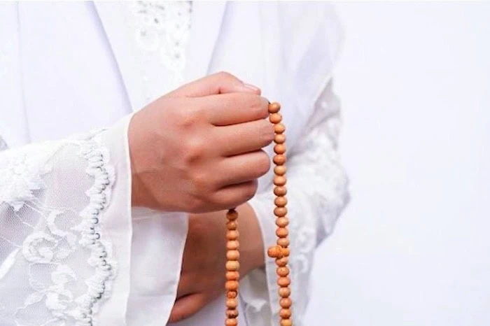 خوش اخلاق شدن با ذکر و دعا