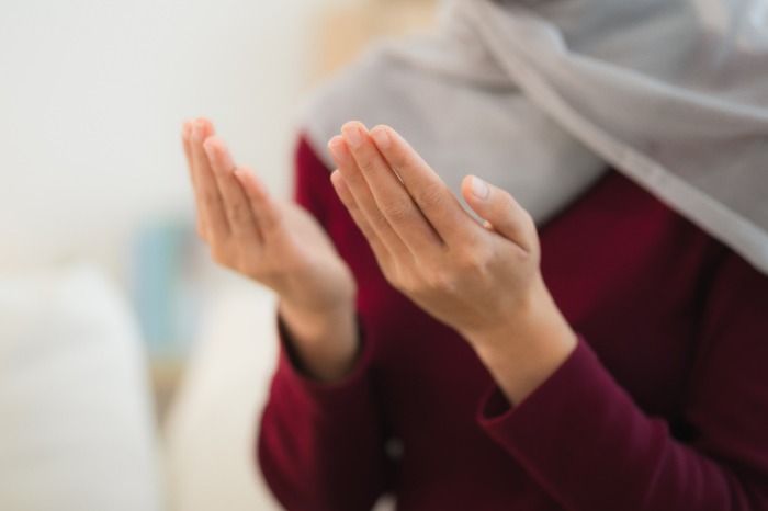 نحوه خواندن نماز حاجت با ۱۹ بسم الله