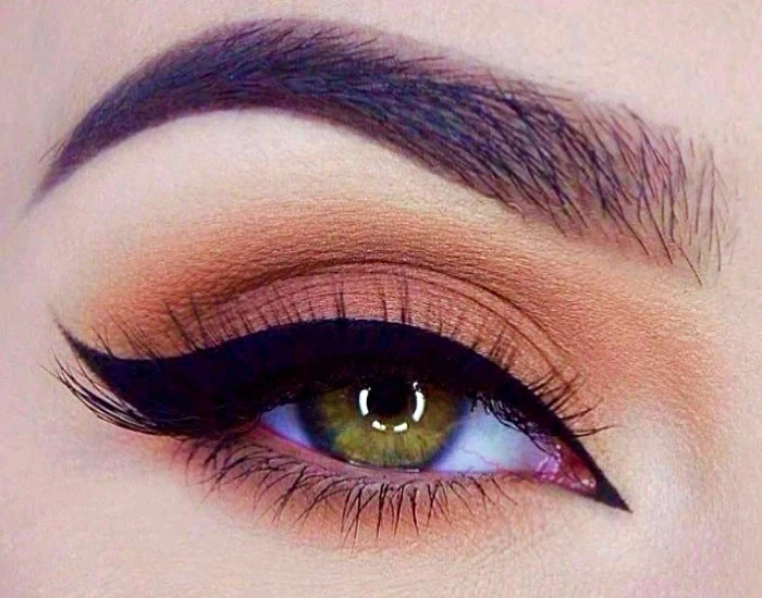 خط چشم برای چشم درشت