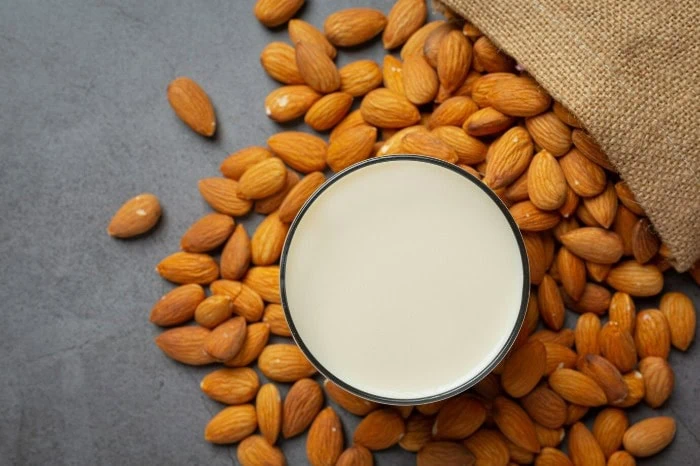 طرز تهیه حریره بادام برای کودکان