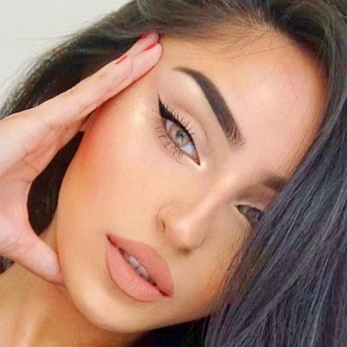 خط چشم برای چشم نزدیک به هم