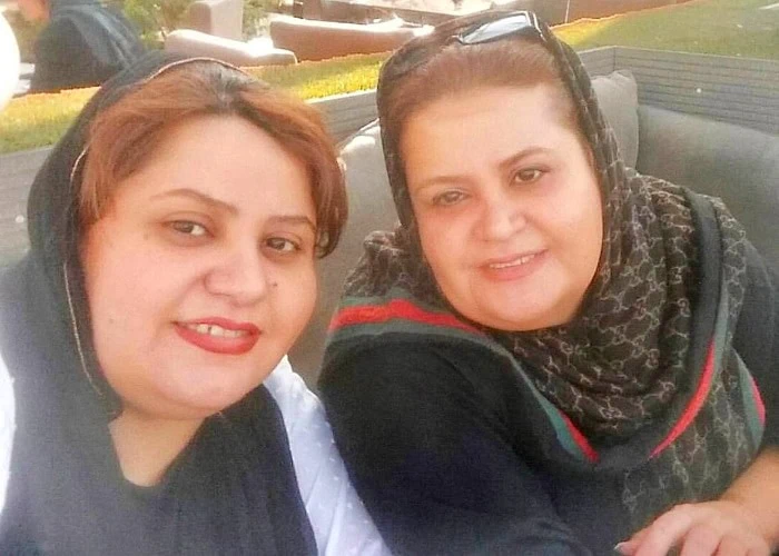 ژاکلین آواره و خواهرش