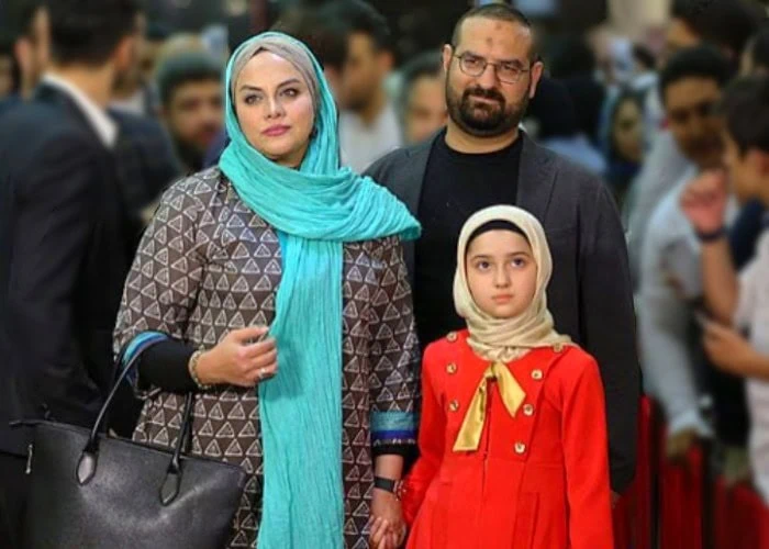 نرگس آبیار و فرزندش