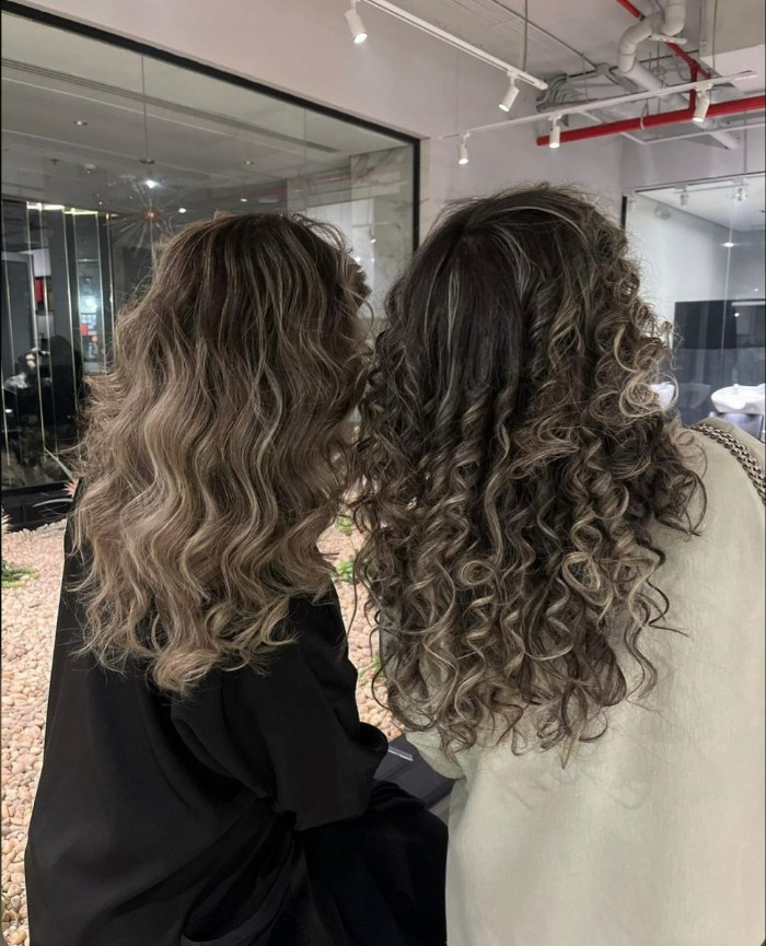 رنگ موی دودی طلایی بدون دکلره