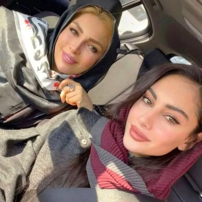 ترلان پروانه و مادرش
