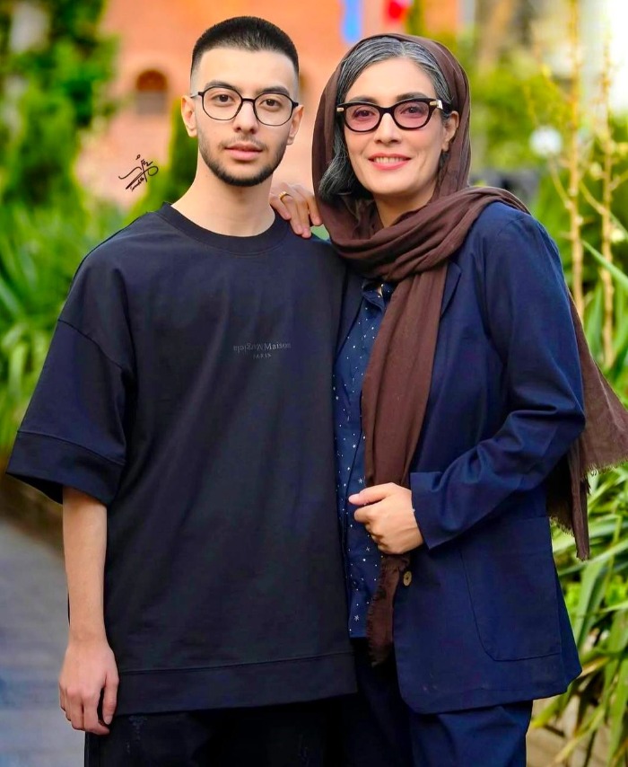 لیلا زارع و فرزندش