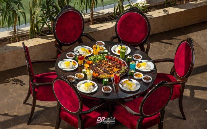 پذیرایی شایسته در مراسم با منوی متنوع و لذیذ ارکیده