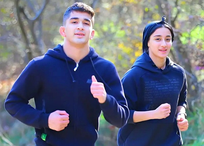 امیرمحمد یزدانی و خواهرش