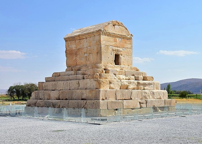 قبر کوروش کبیر