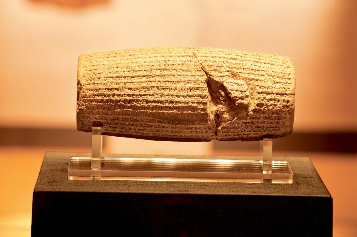 منشور کوروش کبیر