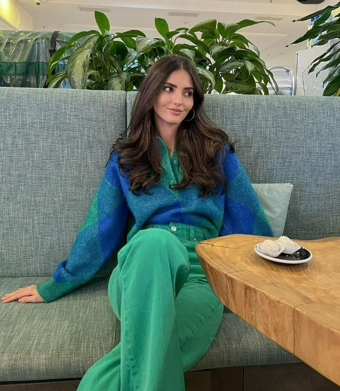 سبز ماچا و آبی کاربنی