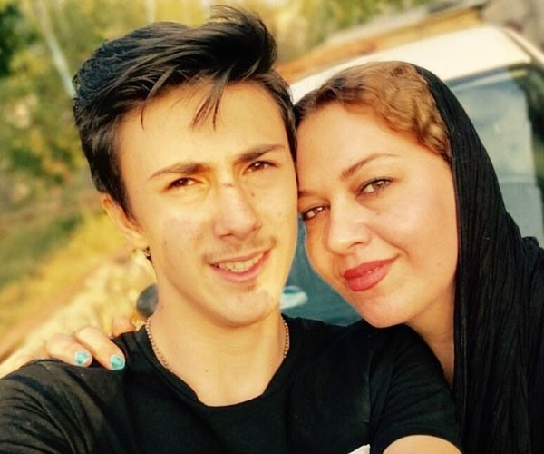 گیتی قاسمی و پسرش
