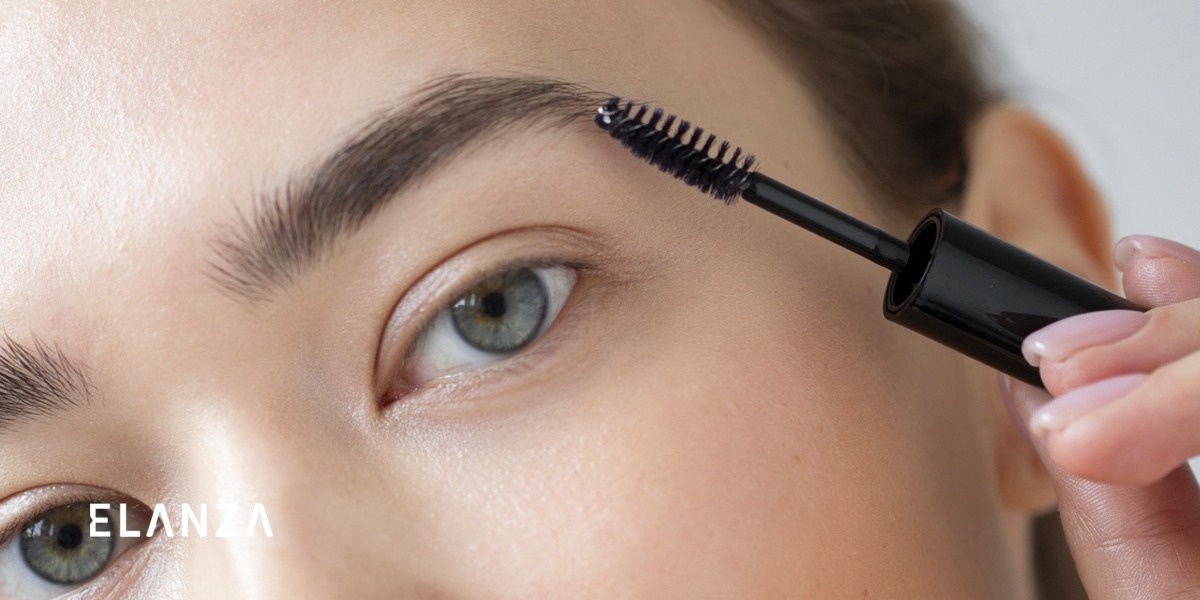 روتین مراقبت از پوست دور چشم با کرم دور چشم و تقویت مژه و ابرو