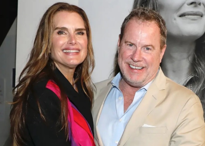 بروک شیلدز با کریس هنچی