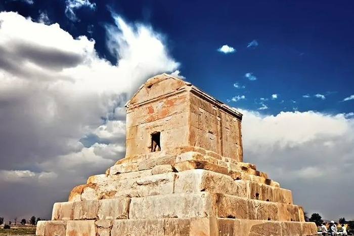 آرامگاه کوروش بزرگ