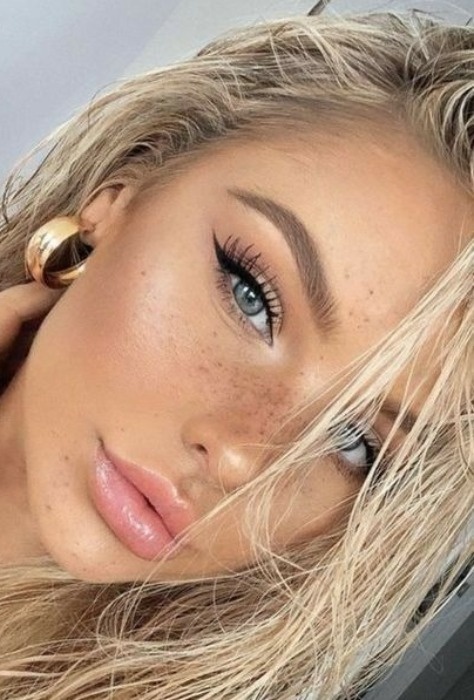 ابروی کشیده