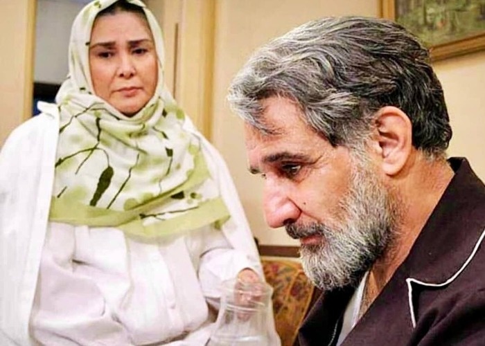آفرین عبیسی در روزگار قریب