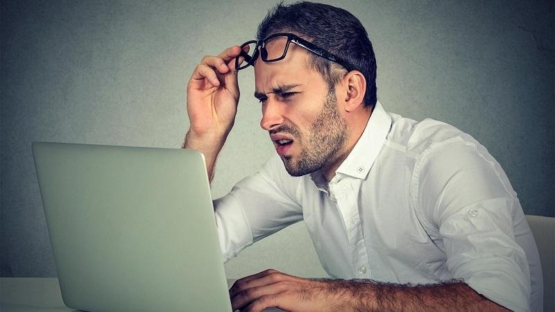 کلافگی ناشی از قطع شدن صدای لپتاپ