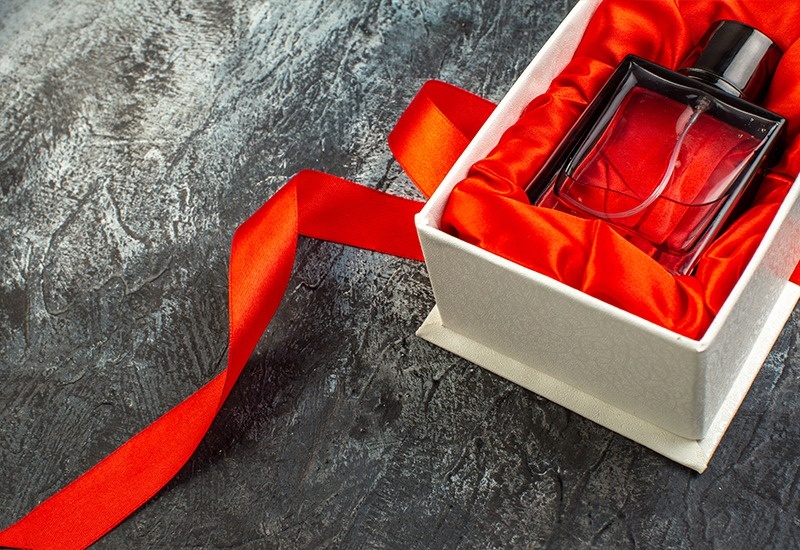 معرفی و پیشنهاد بهترین عطر برای هدیه