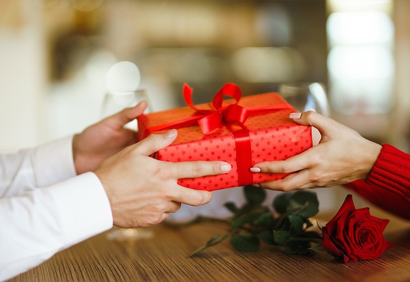 بهترین عطرهای پیشنهادی برای هدیه و قرار عاشقانه