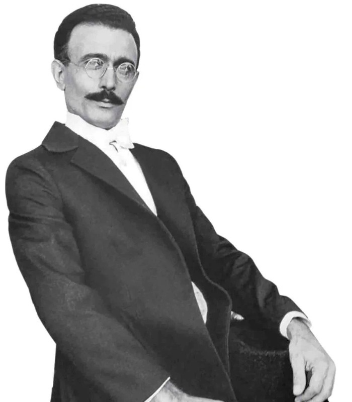 پرویز پورحسینی در هزار دستان