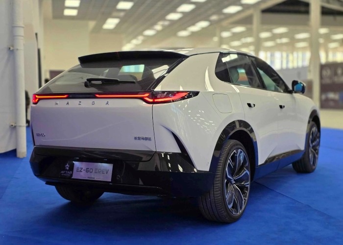 عکس مزدا ez 60