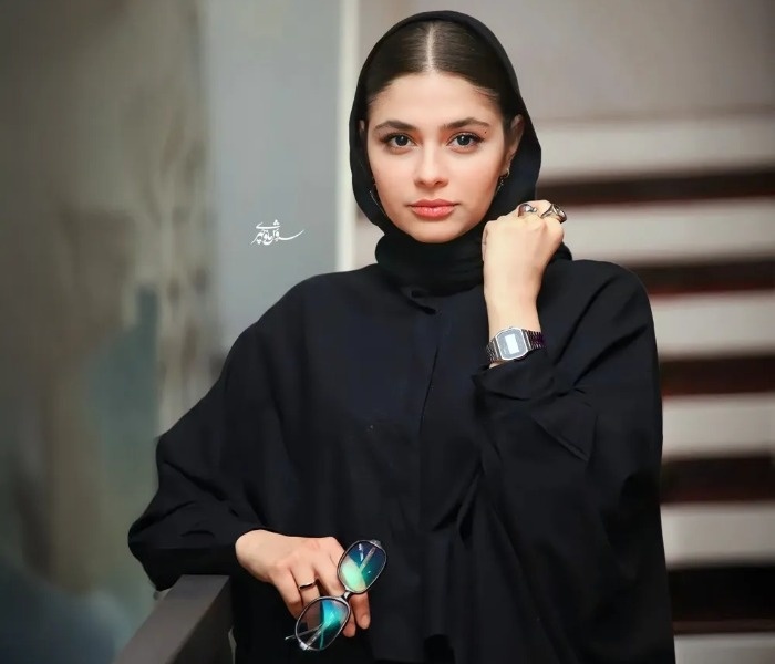 مینو آذرمگین