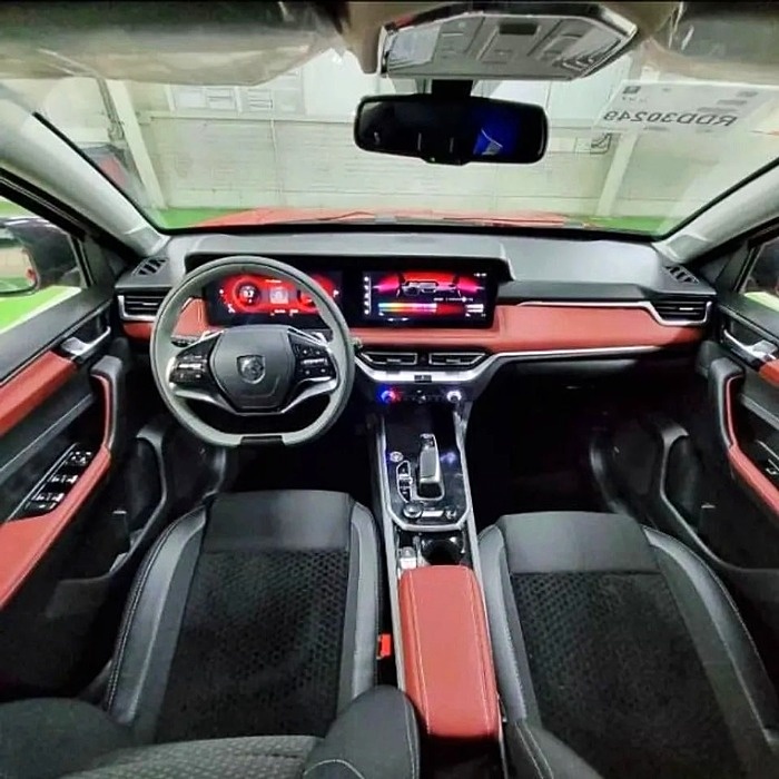 داخل ماشین ریرا