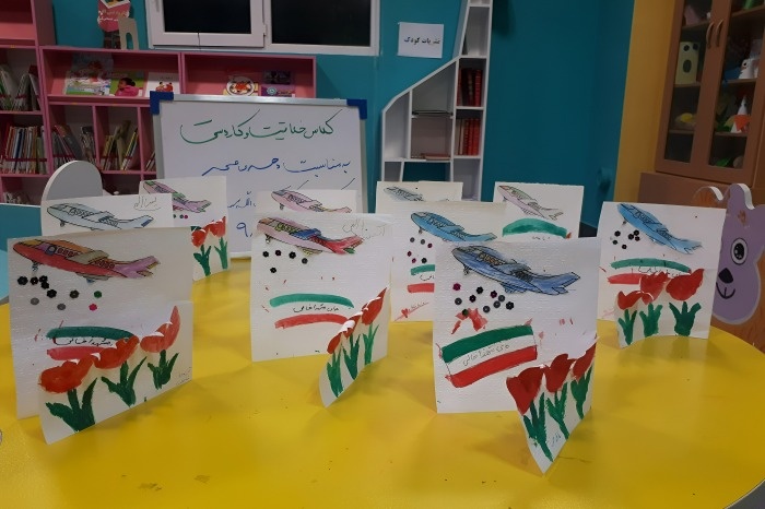 کاردستی دهه فجر با کاغذ رنگی برای مدرسه ؛ کلاس چهارم تا ششم
