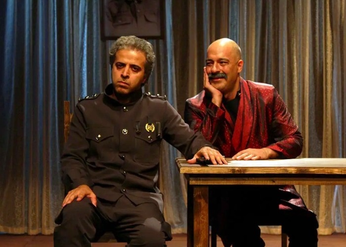 ایوب آقاخانی در تئاتر