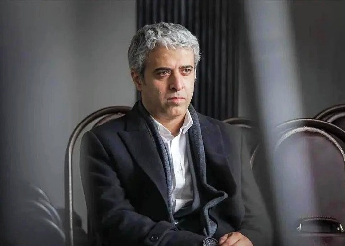 ایوب آقاخانی در هشت پا