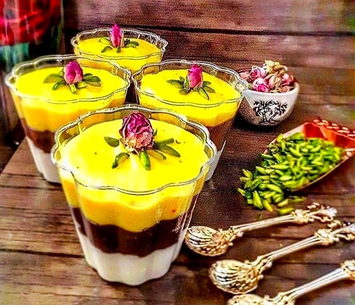 فرنی سه رنگ
