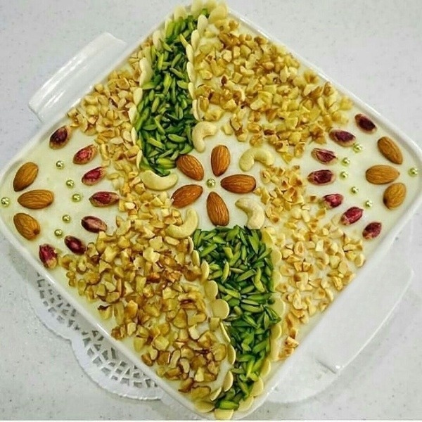 تزیین فرنی با گردو