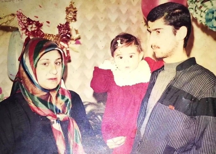 کودکی عاطفه باقری