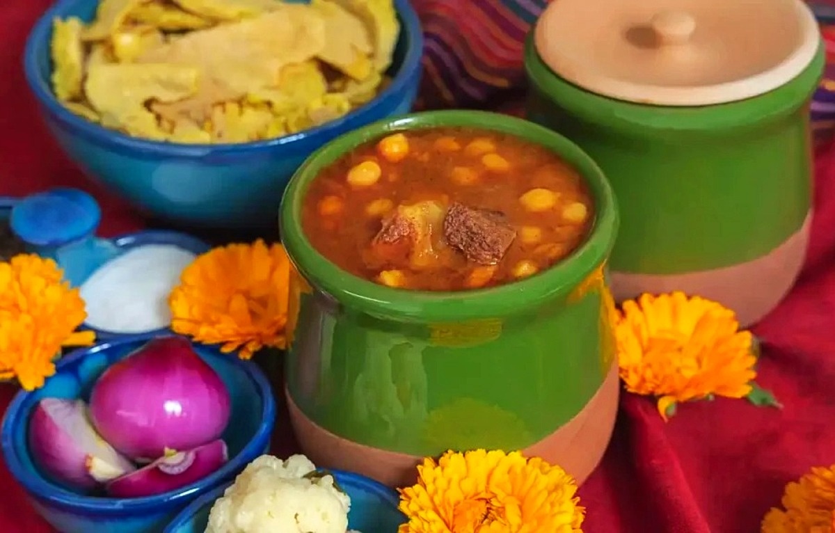 پخت غذا در ظرف سفالی