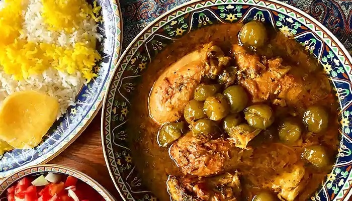 خورش آلوچه با مرغ