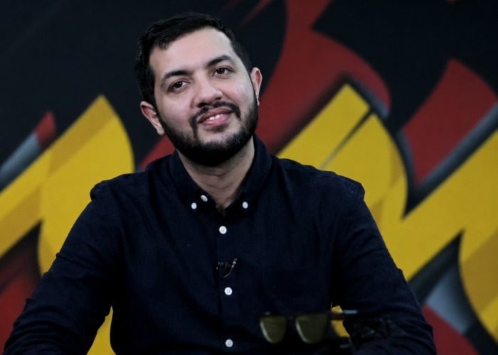 بیوگرافی نیما اکبرخانی؛ مجری برنامه به وقت ایران