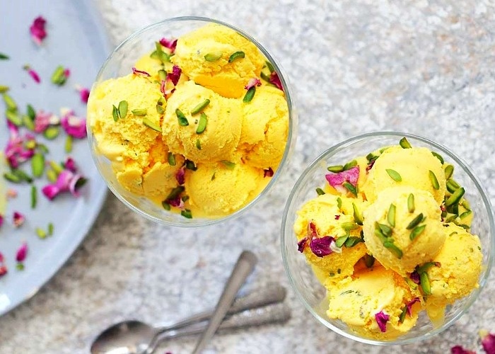 طرز تهیه بستنی سنتی زعفرانی طرز تهیه بستنی سنتی