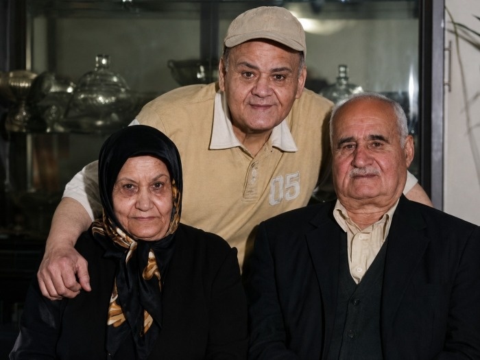 پدر و مادر اکبر عبدی