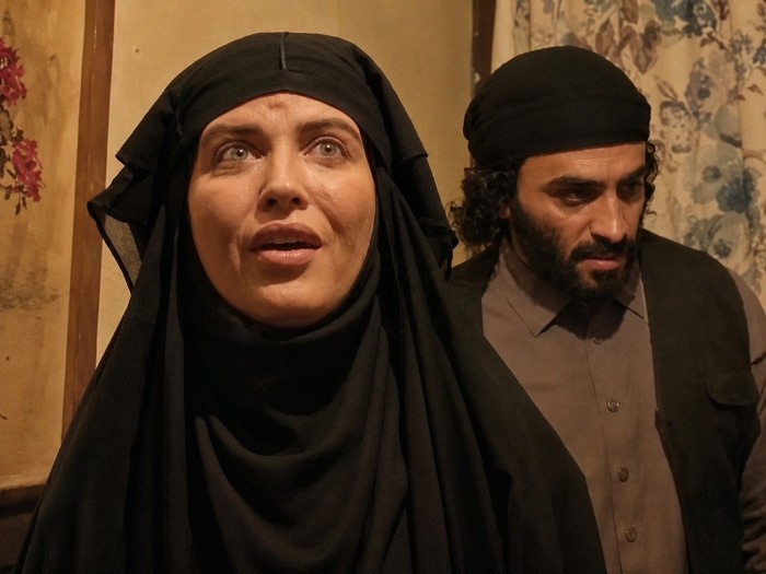 سوزانا الوز در بیگانگان