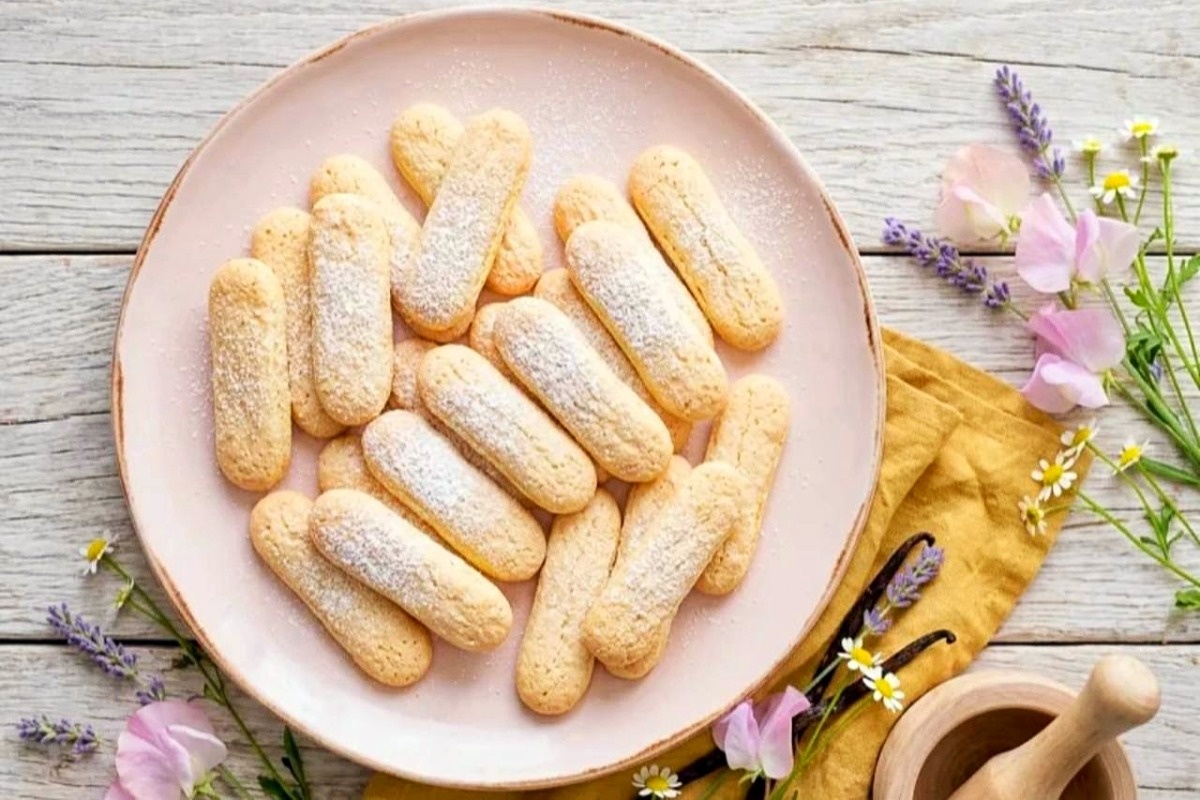 بیسکویت لیدی فینگر
