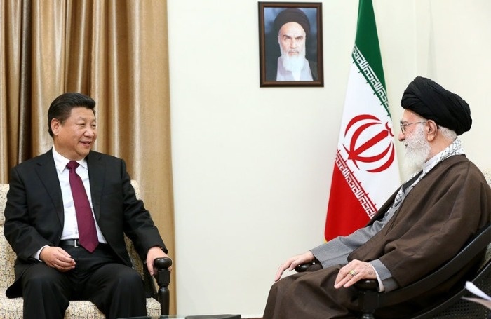 شی جین پینگ و سید علی خامنه ای رهبر شهید ایران