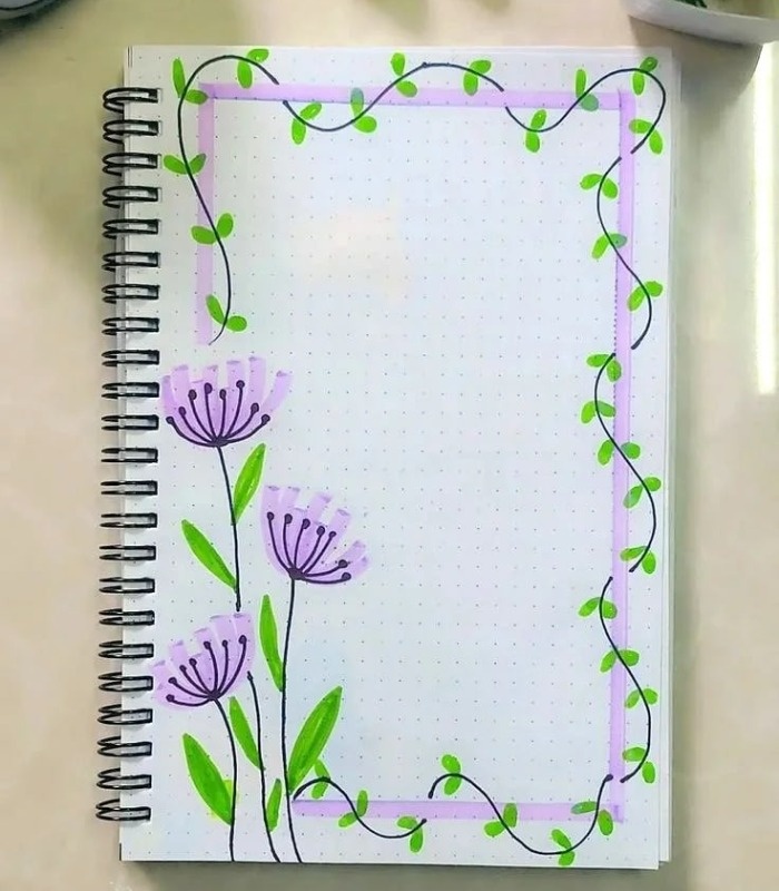 نقاشی کنار دفتر مشق دختران 