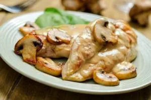 جوجه با سس قارچ
