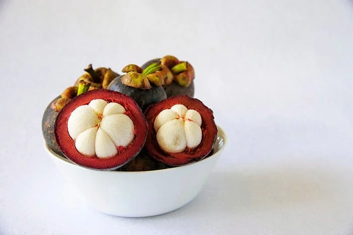 خواص منگوستین