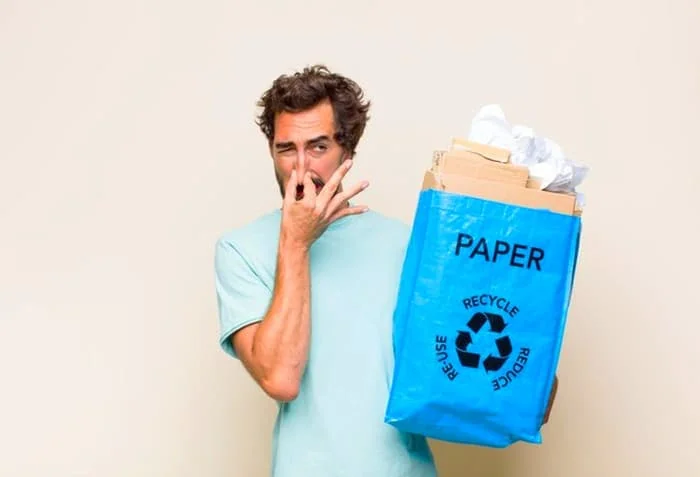 بوی بد سطل زباله