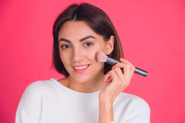 آموزش رژگونه زدن