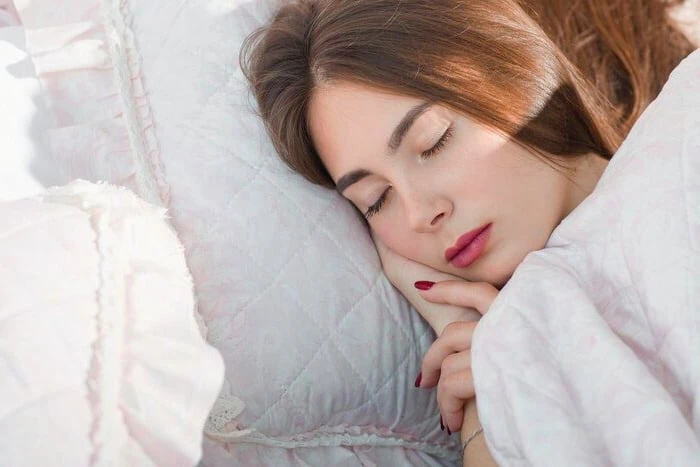 خوابیدن به اندازه کافی خواب